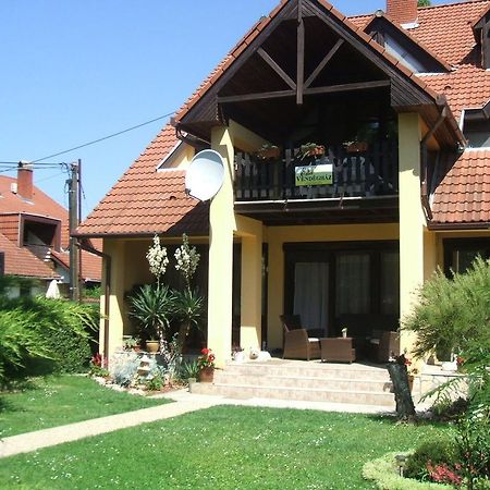 Edit Vendégház Harkány Exterior foto